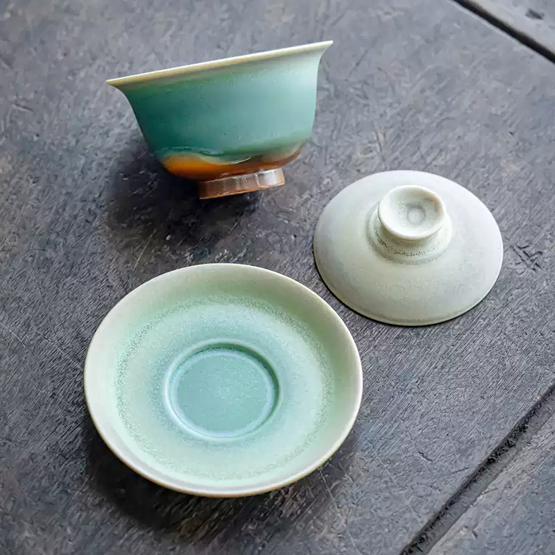 Kiln-Changed Glaze: Green Gaiwan (窑变绿盖碗)