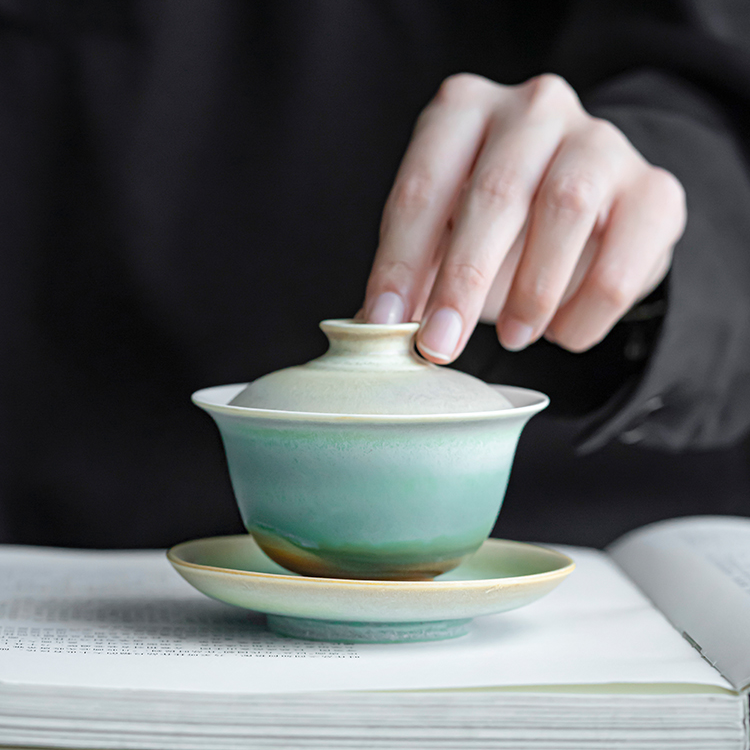 Kiln-Changed Glaze: Green Gaiwan (窑变绿盖碗)