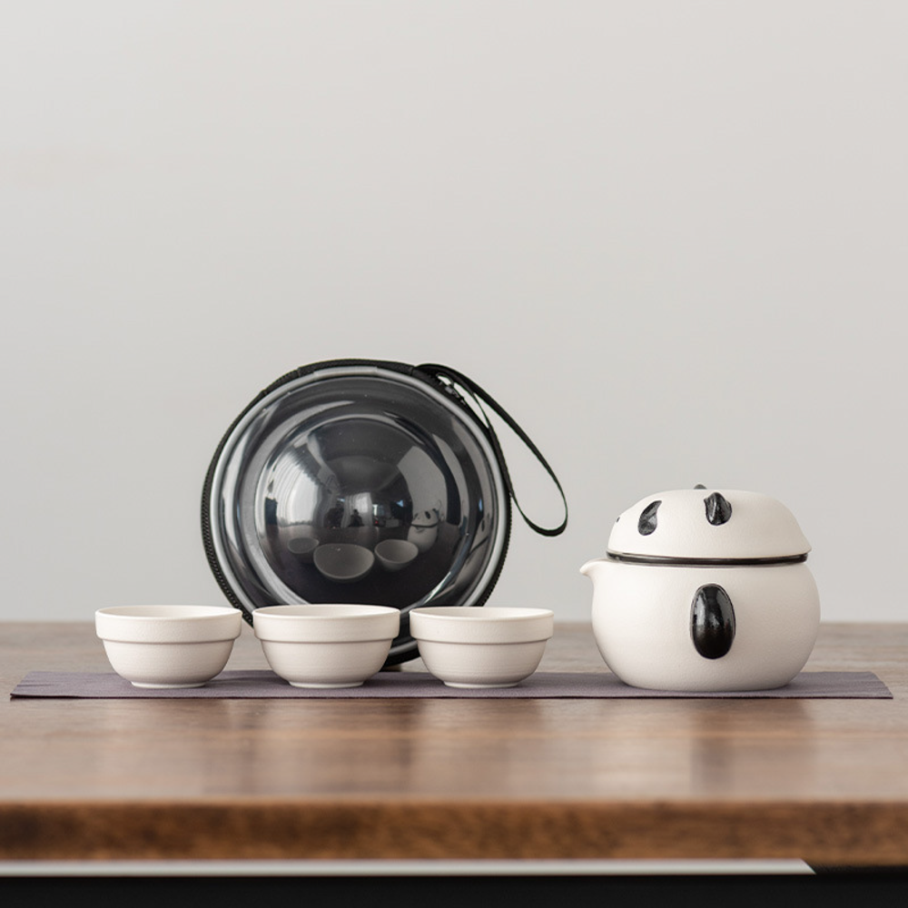 Panda Hua hua Travel Teapot Set