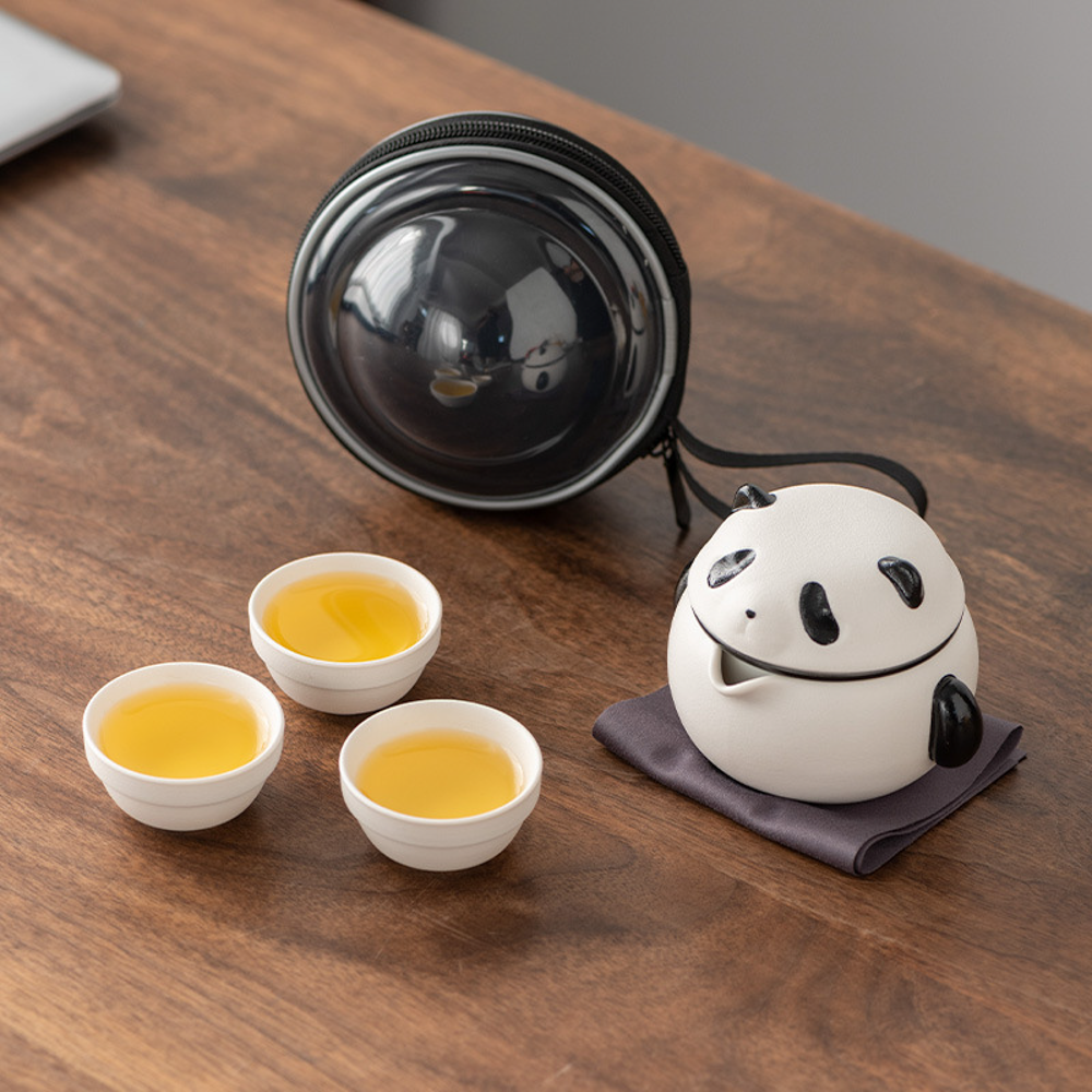Panda Hua hua Travel Teapot Set