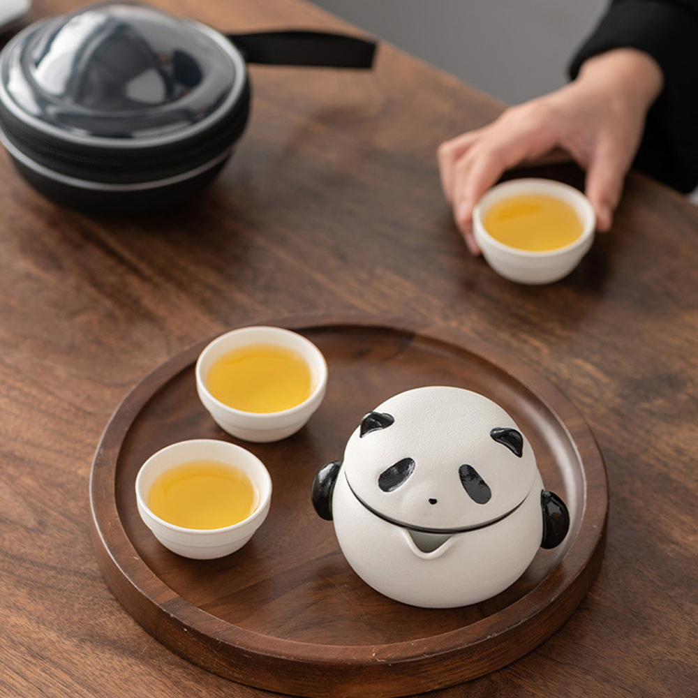 Panda Hua hua Travel Teapot Set