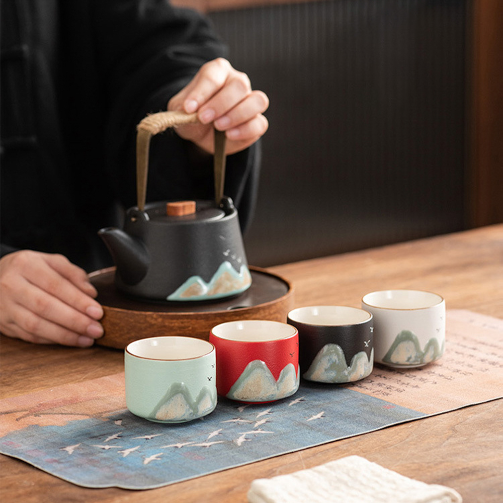 Hand-painted Wan Li Jiang Shan (万里江山) Travel Tea Cup Set